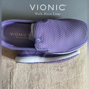 VIONIC 💜 BRAND NEW SNEAKERS size 5